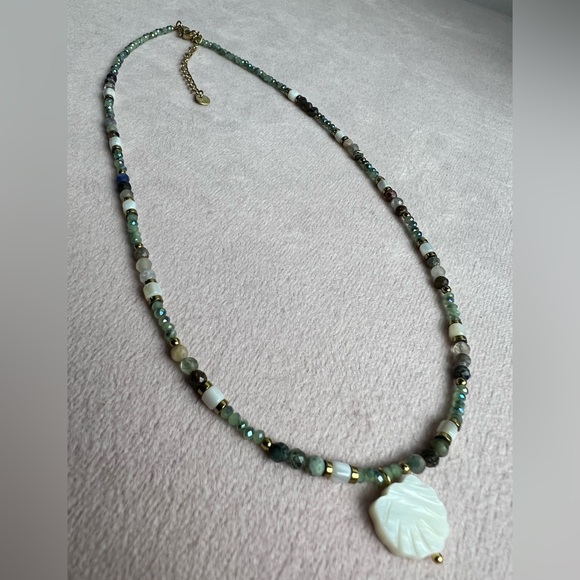 SOLD Bead Necklace Faux Shell Pendant Charm Beach Jewelry seashell beaded neckla - Picture 6 of 15